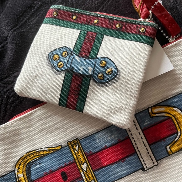 In Love We Trust Pouch Set - Picture 4 of 8